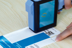 Imagen de impresión en caja de cartón.